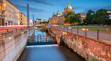 Fluss in der Stadt Leipzig