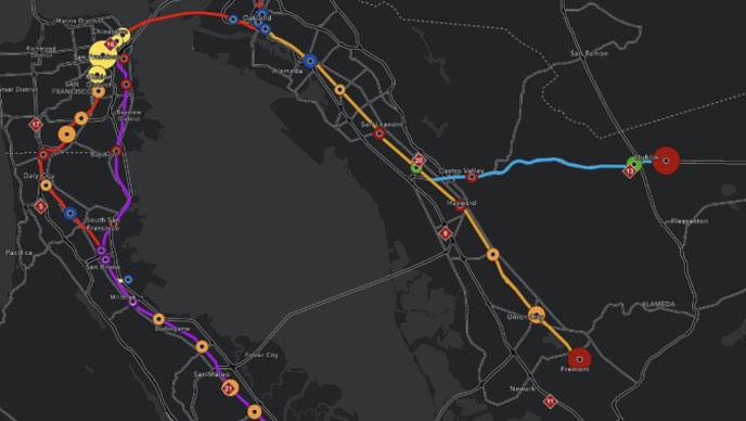 Schwarzbunte Karte des öffentlichen Verkehrs in San Francisco und Oakland mit gelb und violett hervorgehobenen Routen